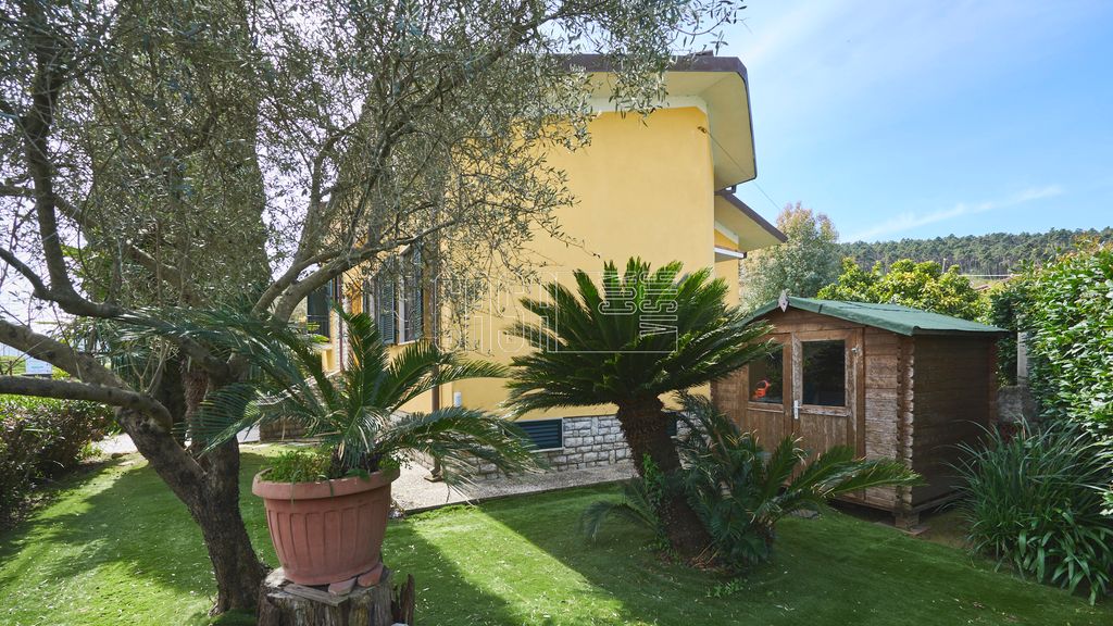 Property photo 2 of 35
