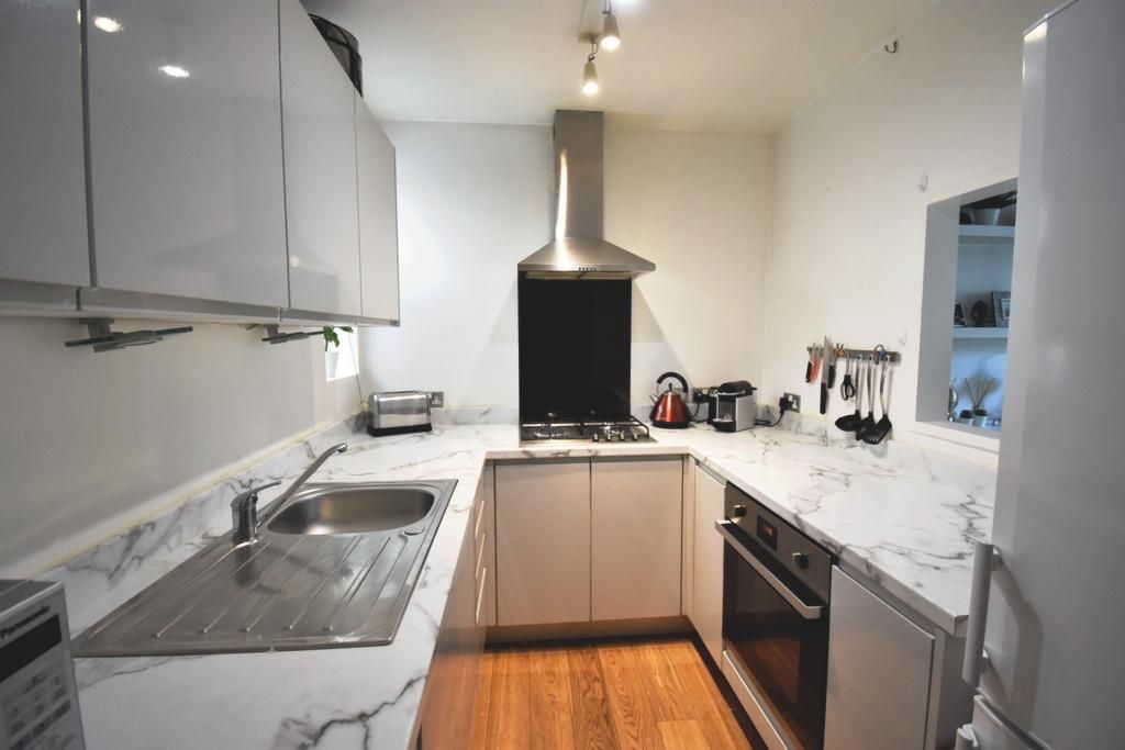 Property photo 3 of 6 Photo 4