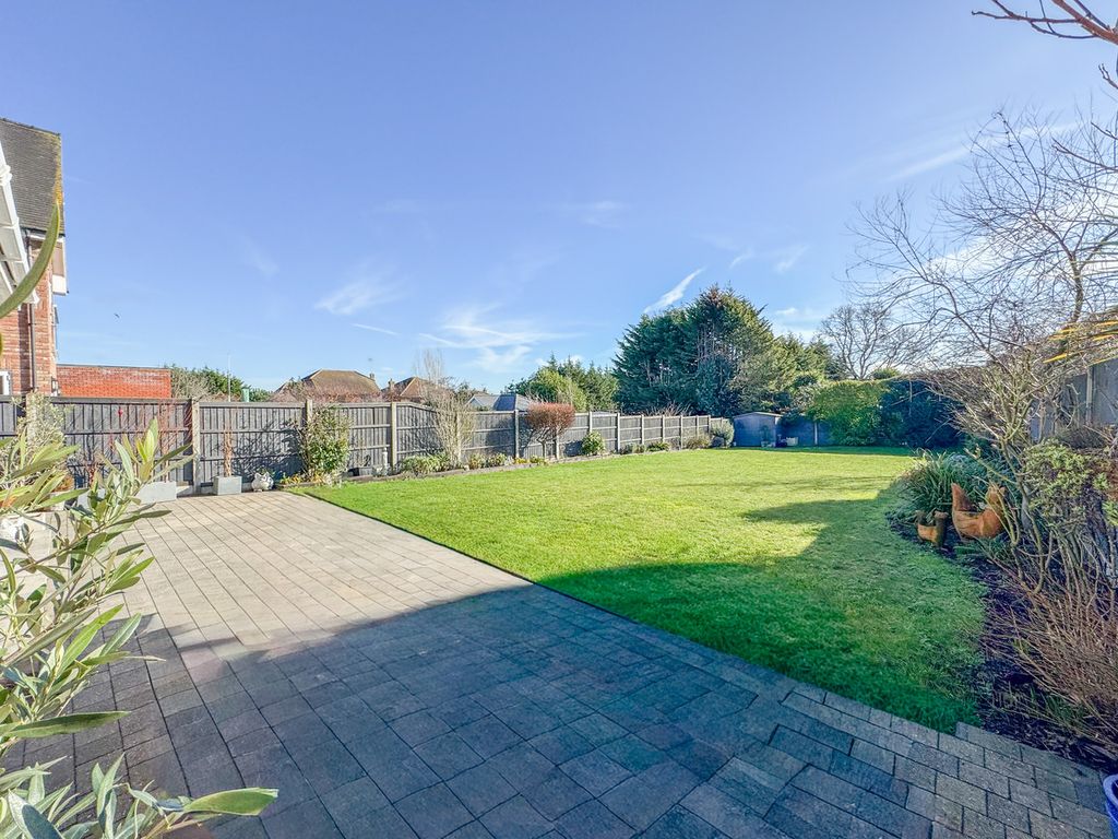 Property photo 3 of 33