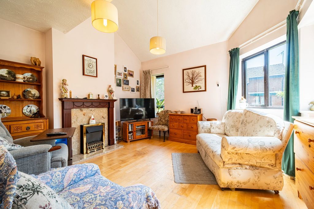 Property photo 3 of 16
