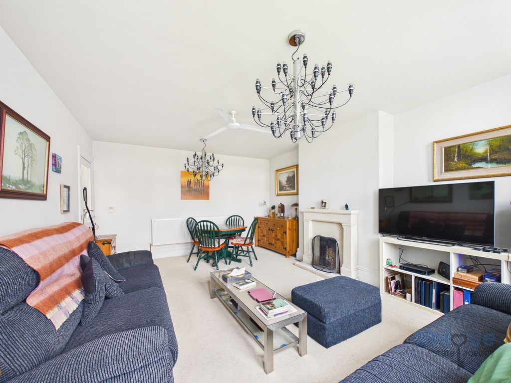 Property photo 2 of 29