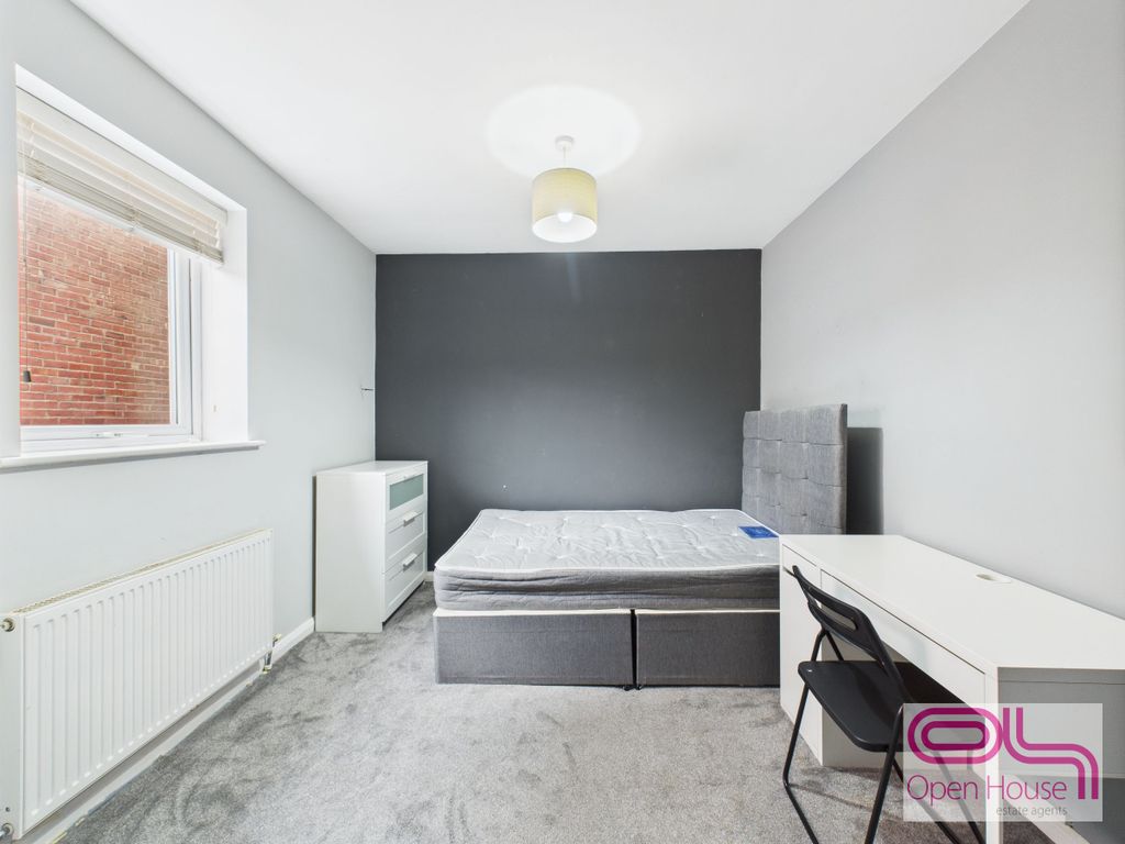 Property photo 1 of 3