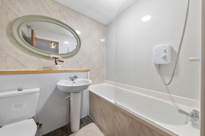 Property photo 3 of 24