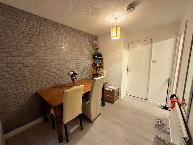 Property photo 3 of 8 Photo 8