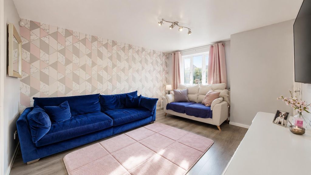 Property photo 3 of 14 9DC78E4E-50Bc-49D4-9C06-2A2034Fe1CE5.Png