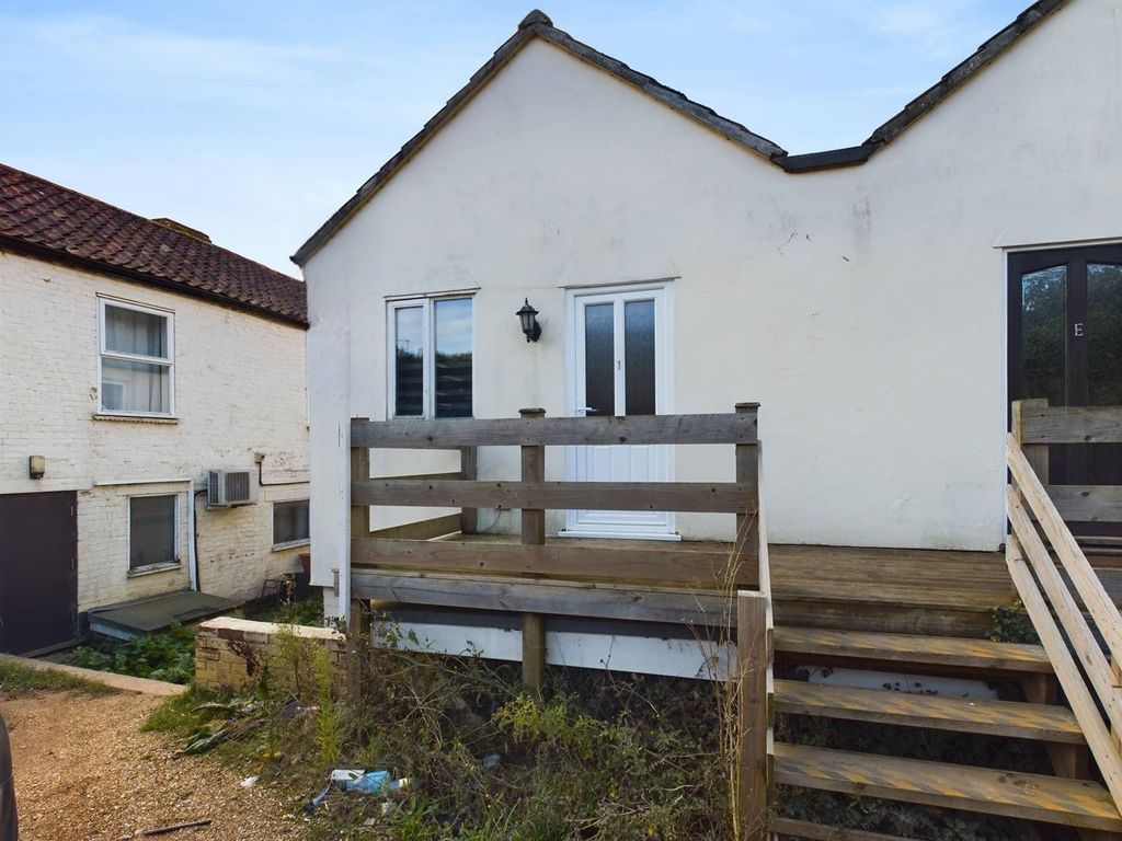 Property photo 2 of 6