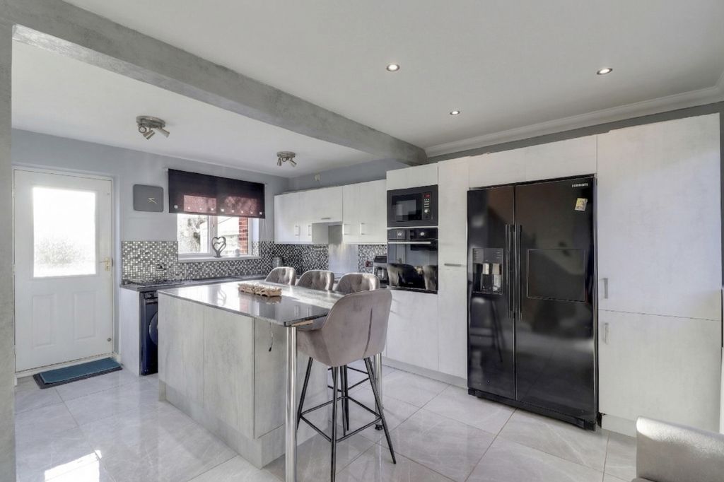 Property photo 2 of 32 Kitchen