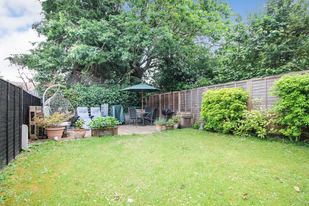 Property photo 2 of 8