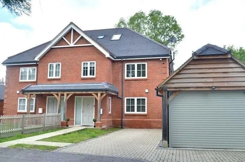 Property photo 1 of 13 Ickenham - Front