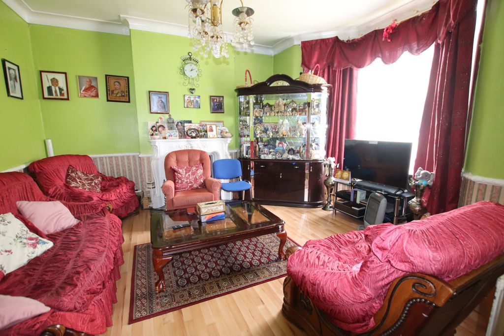 Property photo 1 of 8