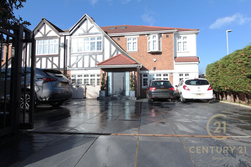 Property photo 1 of 30