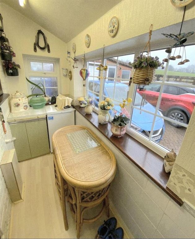 Property photo 3 of 14 63 Clifton 2.Jpg