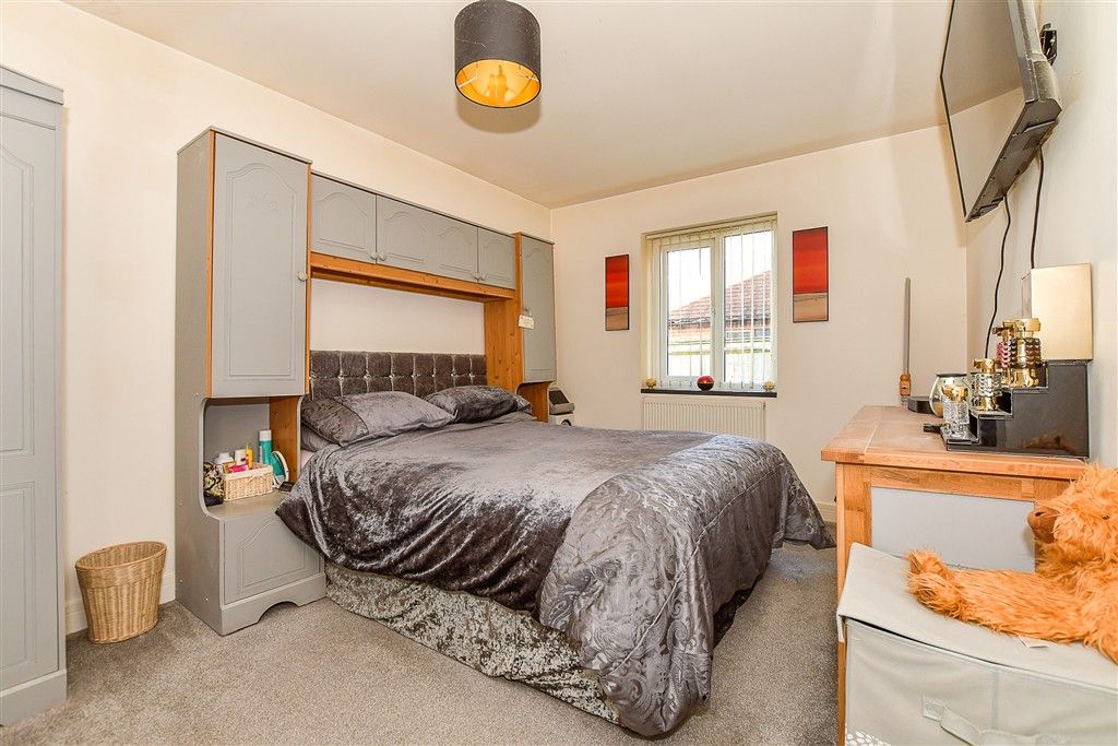 Property photo 3 of 10 Bedroom 2