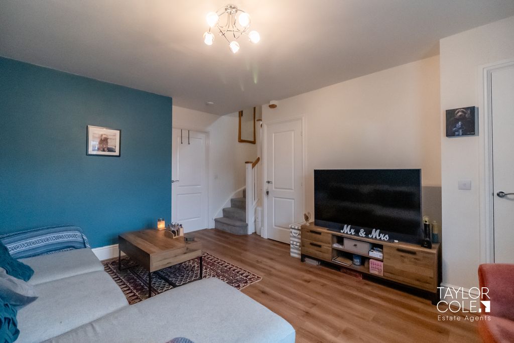 Property photo 3 of 27