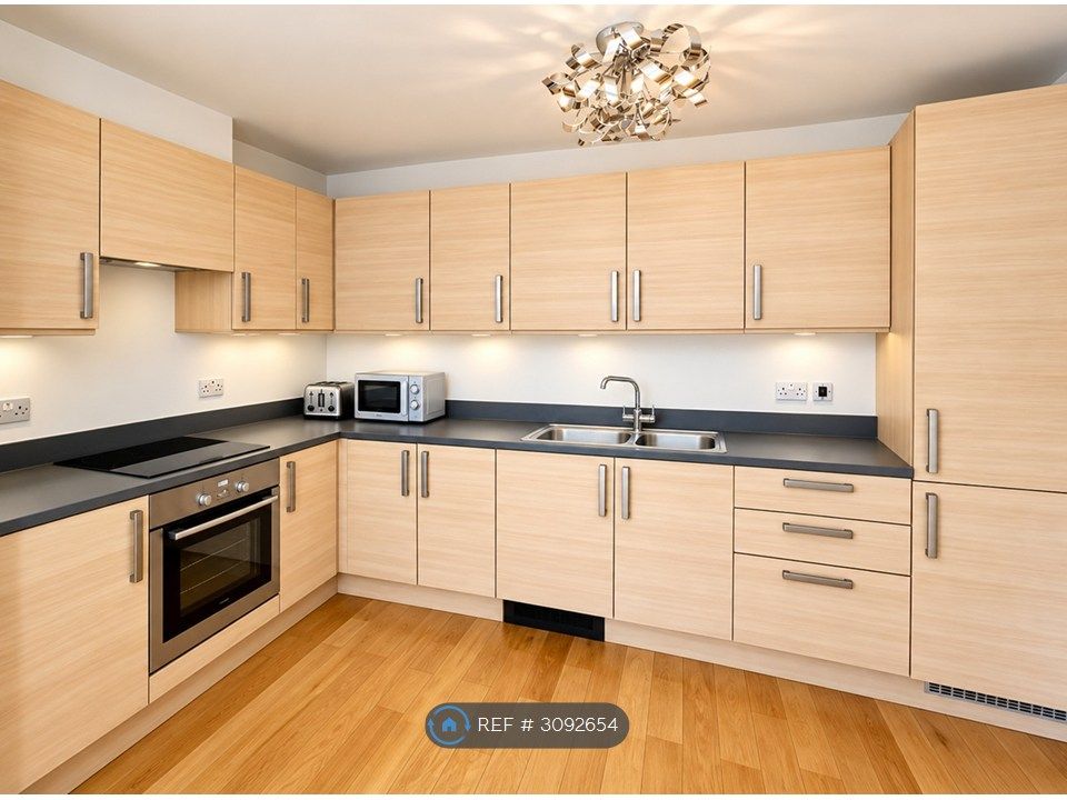 Property photo 3 of 8 Kitchen