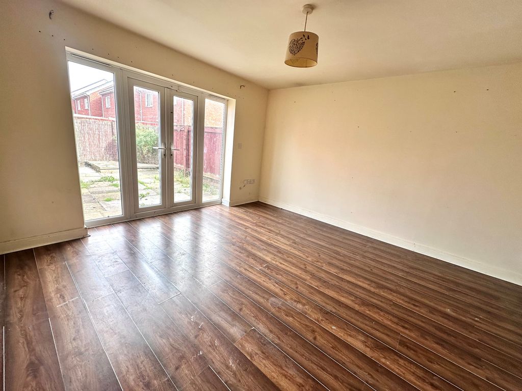 Property photo 2 of 19 Image