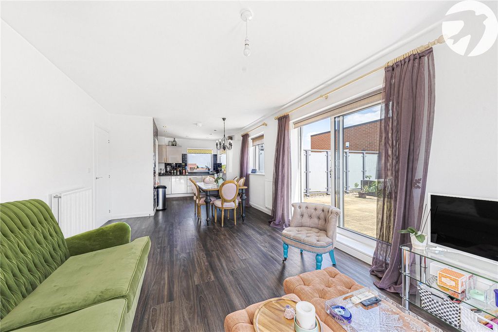Property photo 3 of 20 Open Plan Living
