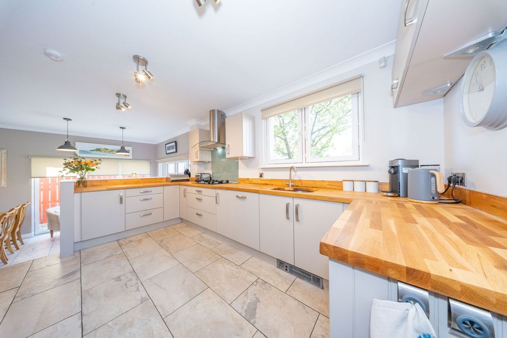 Property photo 3 of 47 Kitchen