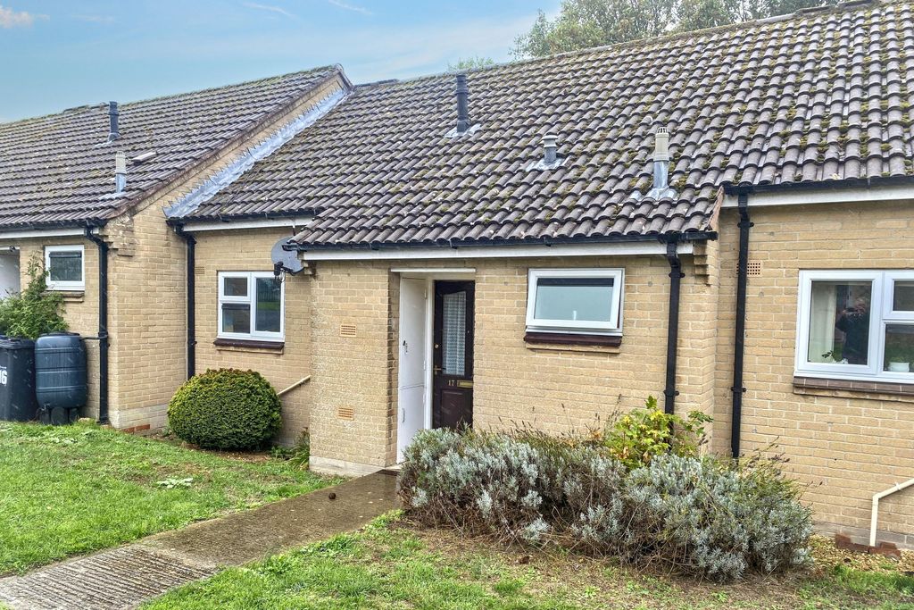 Property photo 1 of 15 17 The Glebe Calne Wiltshire Sn11 8Hb