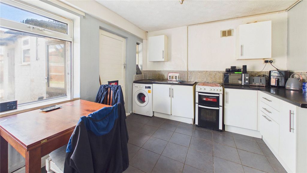 Property photo 3 of 11 Picture No. 04