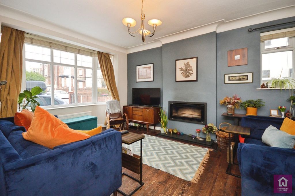 Property photo 2 of 22 Lounge