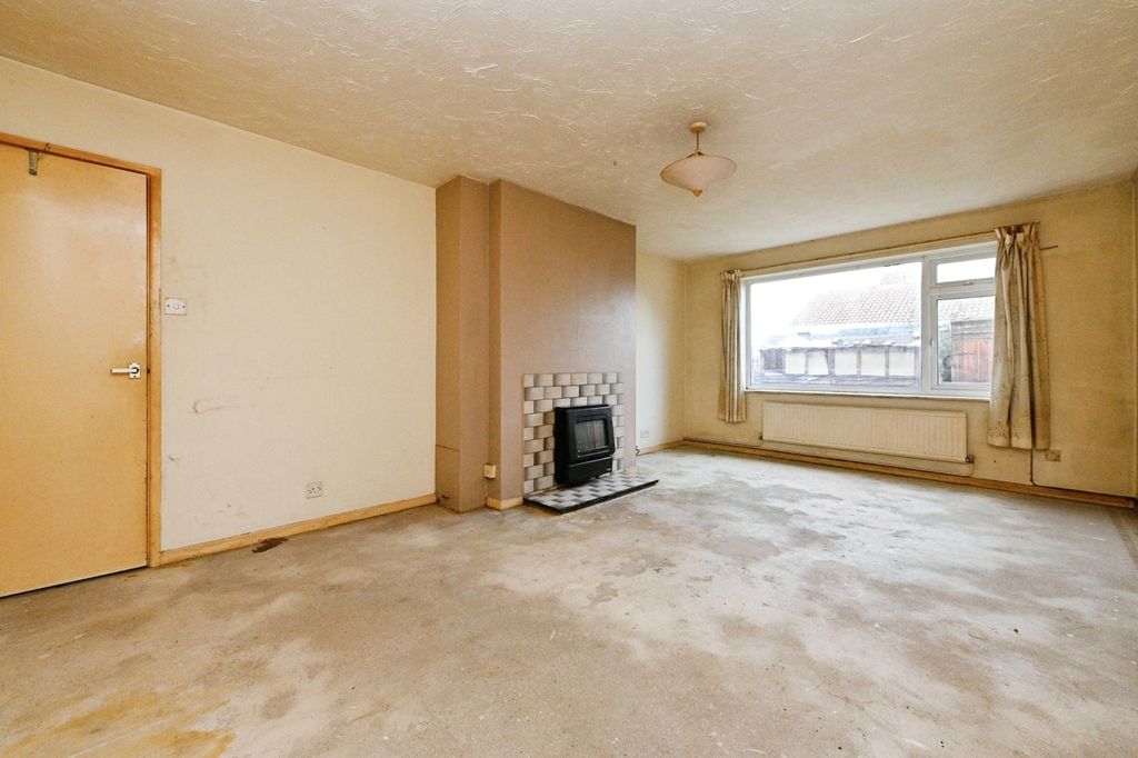 Property photo 3 of 17 Photo