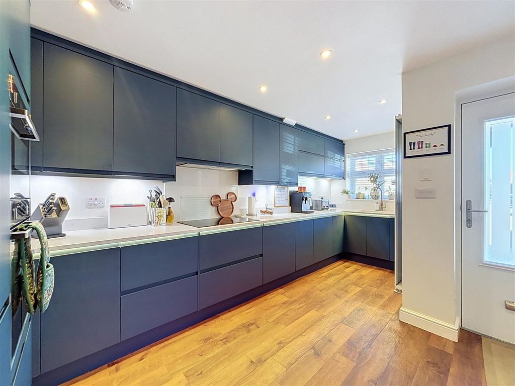 Property photo 2 of 37 Kitchen