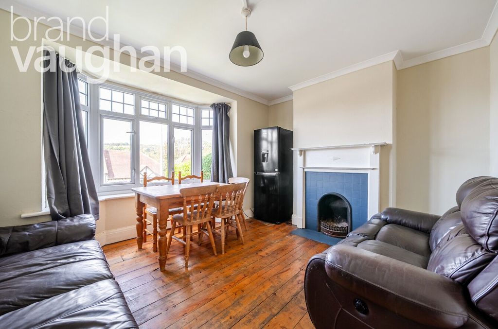 Property photo 2 of 10 c8Bf78c2-8719-491...