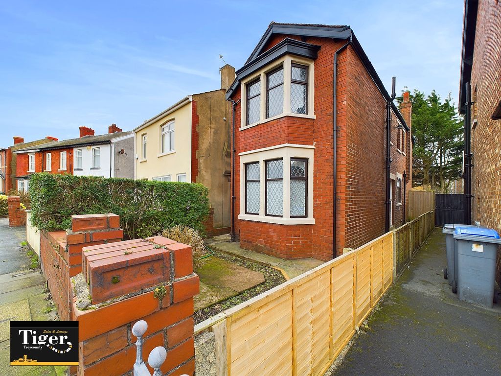 Property photo 1 of 18 Cam02176G0-Pr0437-Still014