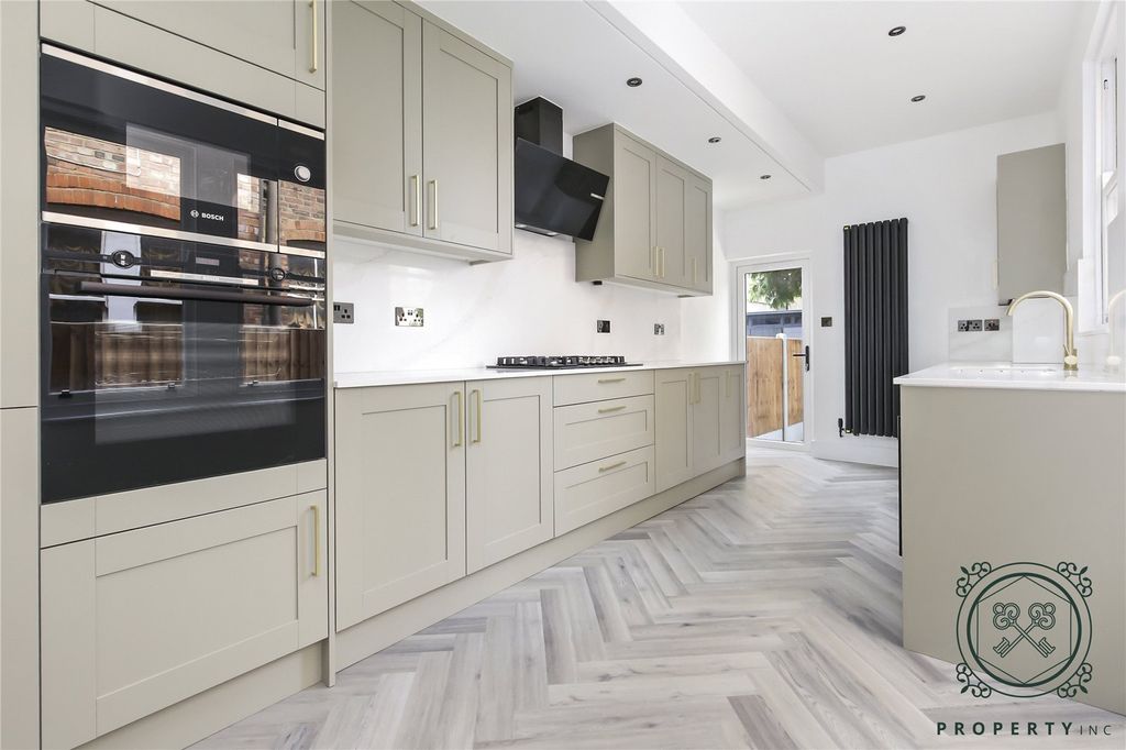 Property photo 1 of 16 Kitchen Diner