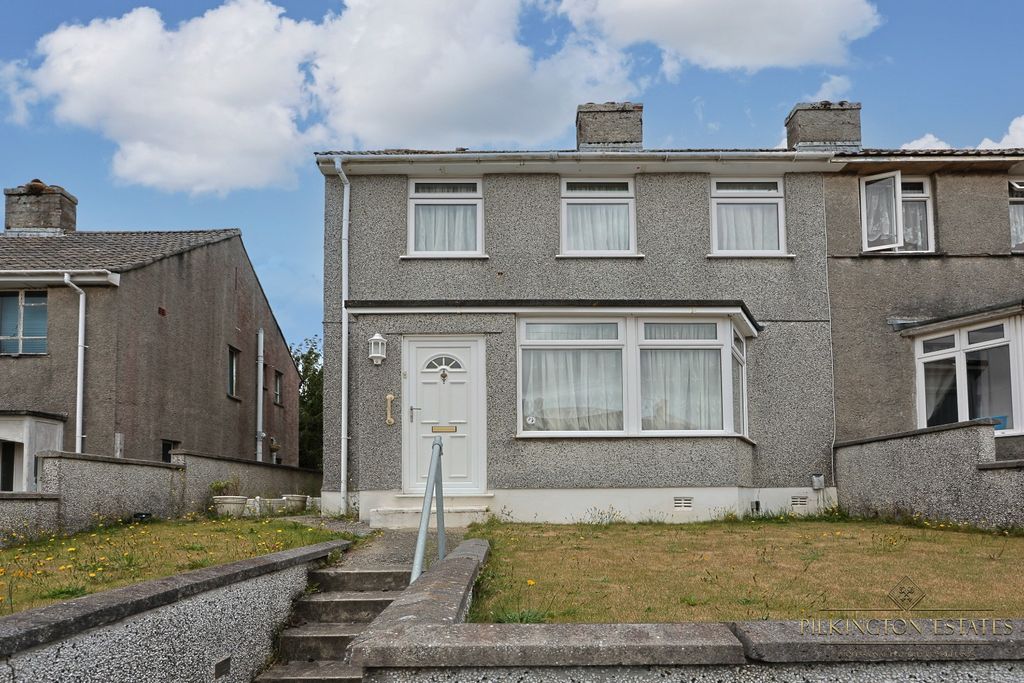 Property photo 1 of 12 4390472
