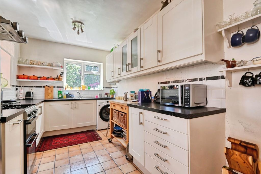 Property photo 3 of 21 119Upperholland7.Jpg