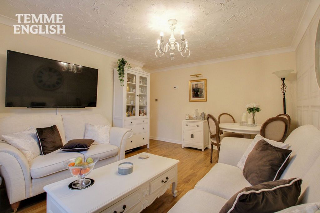 Property photo 3 of 18