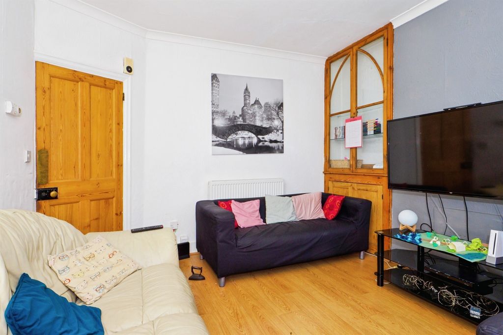 Property photo 2 of 13