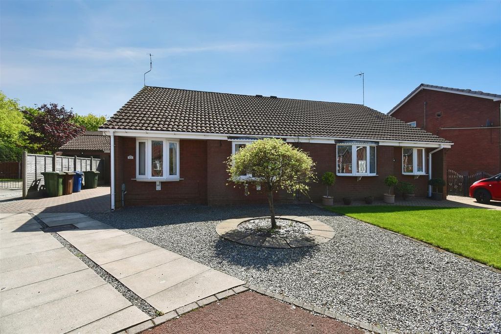 Property photo 1 of 14 Front External