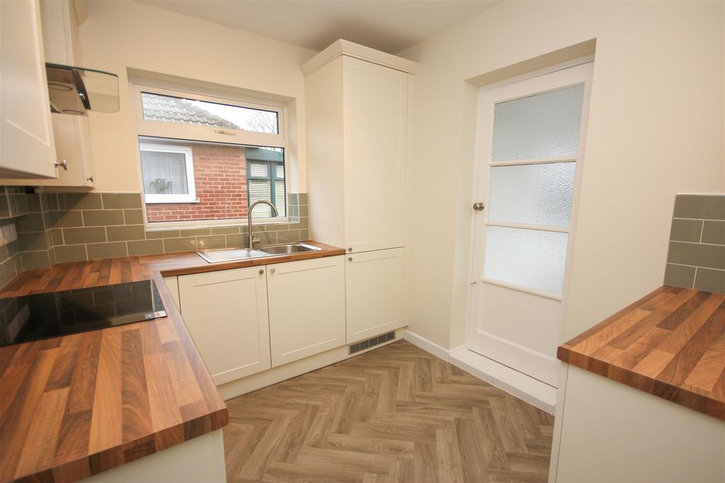 Property photo 2 of 11 Kitchen 1.Jpg