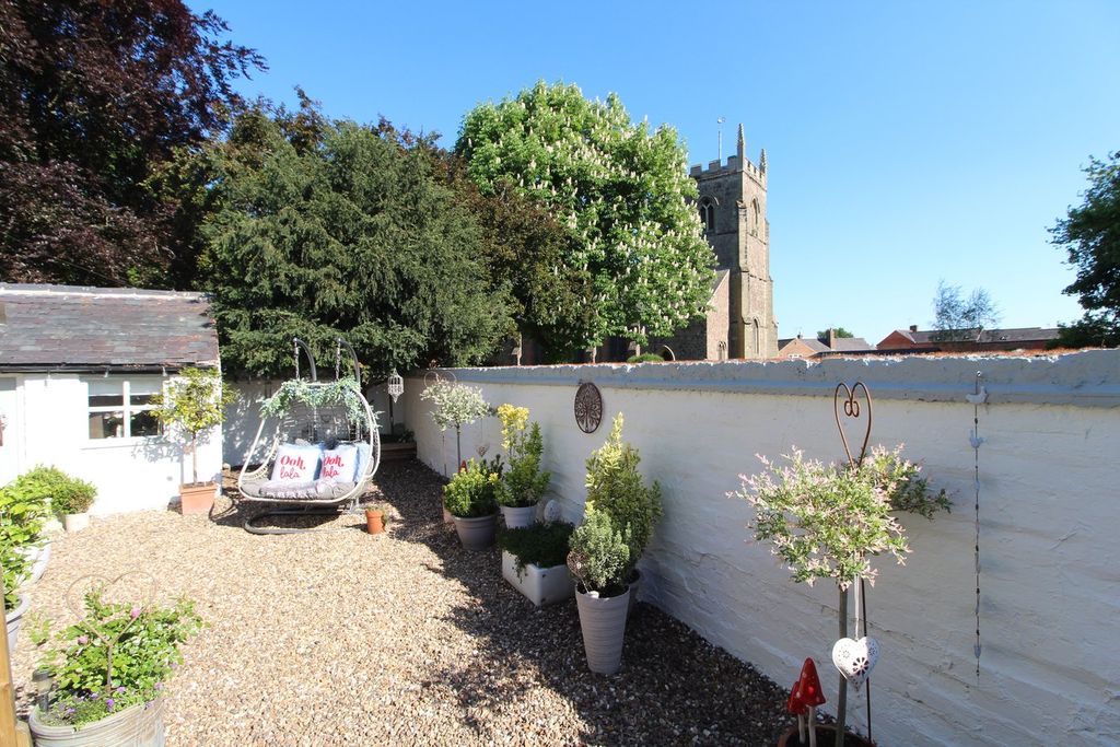 Property photo 2 of 29