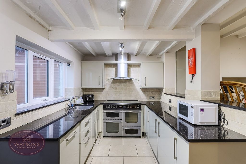 Property photo 3 of 40