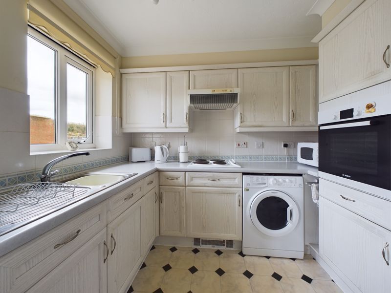 Property photo 2 of 14 Kitchen
