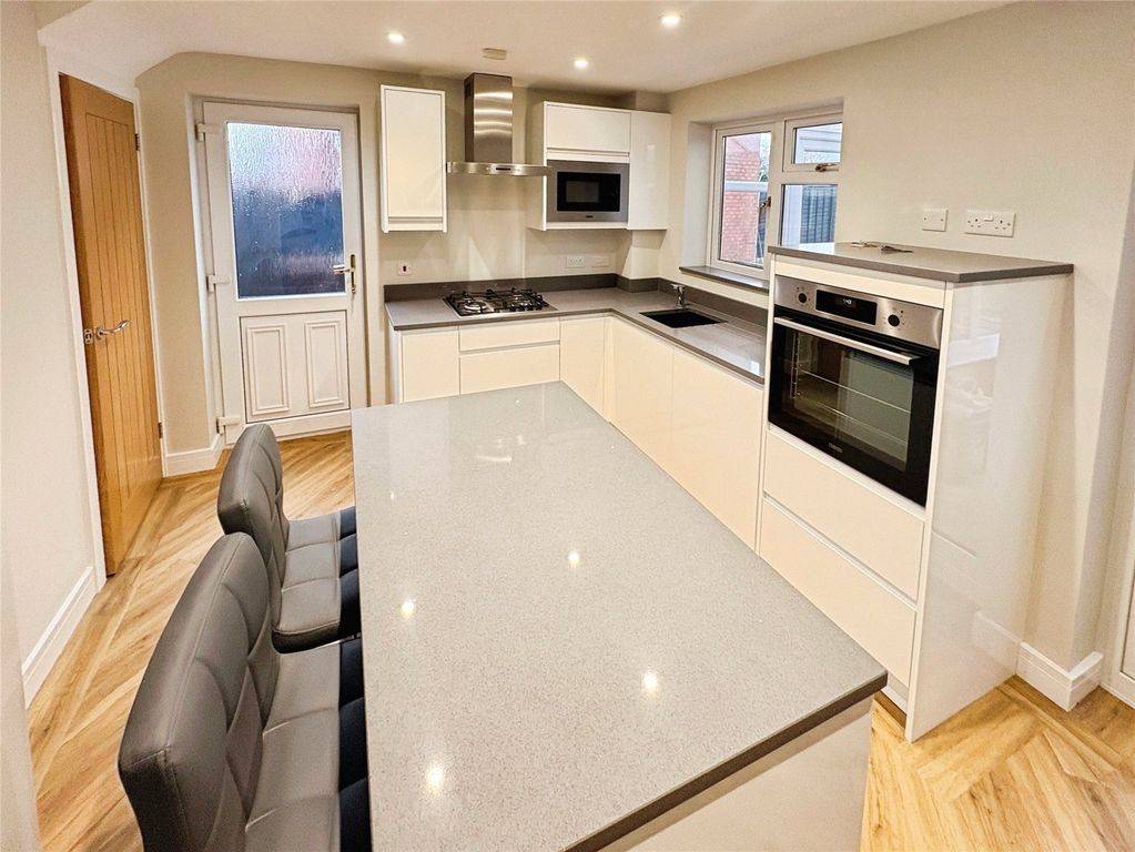 Property photo 3 of 12 Dining Kitchen