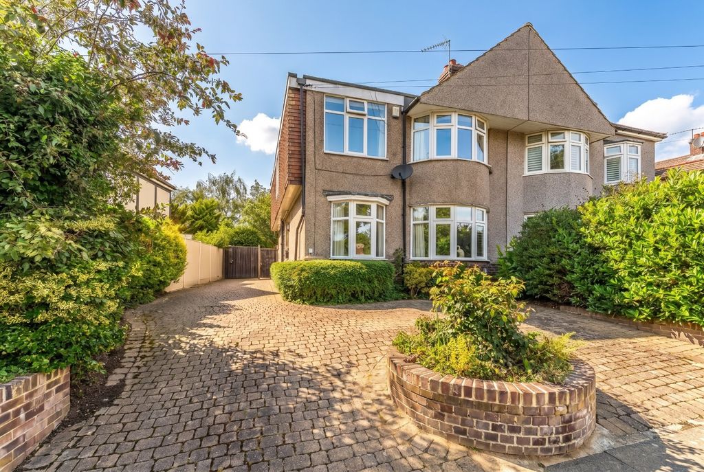 Property photo 1 of 28 5215171