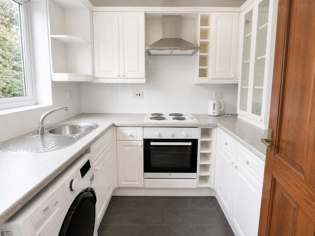 Property photo 3 of 5 Kitchen
