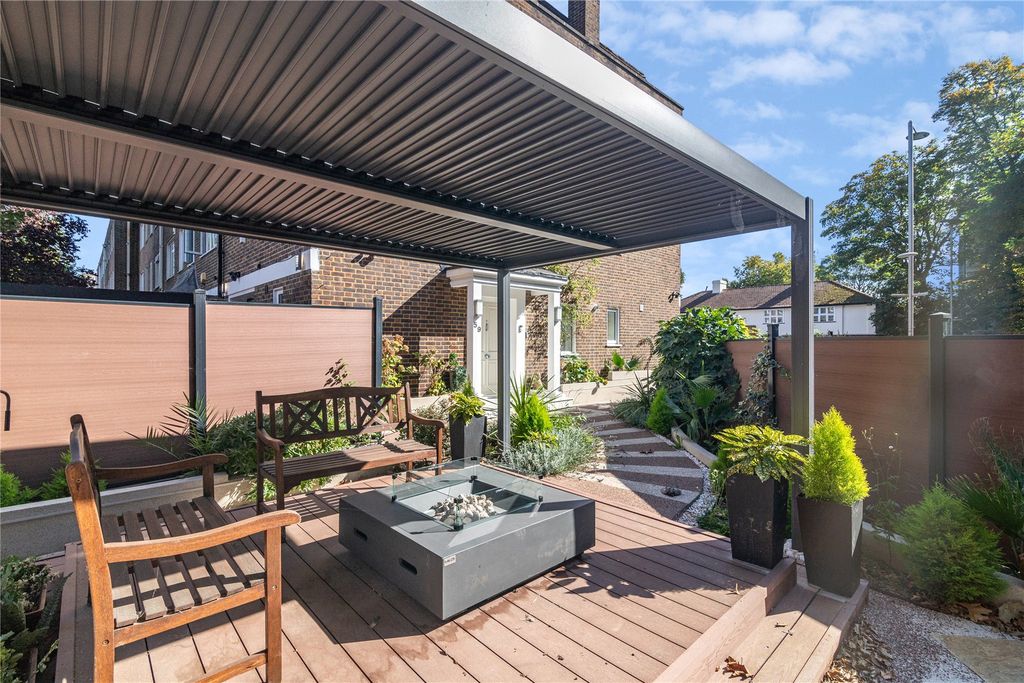 Property photo 1 of 24 Picture No. 22