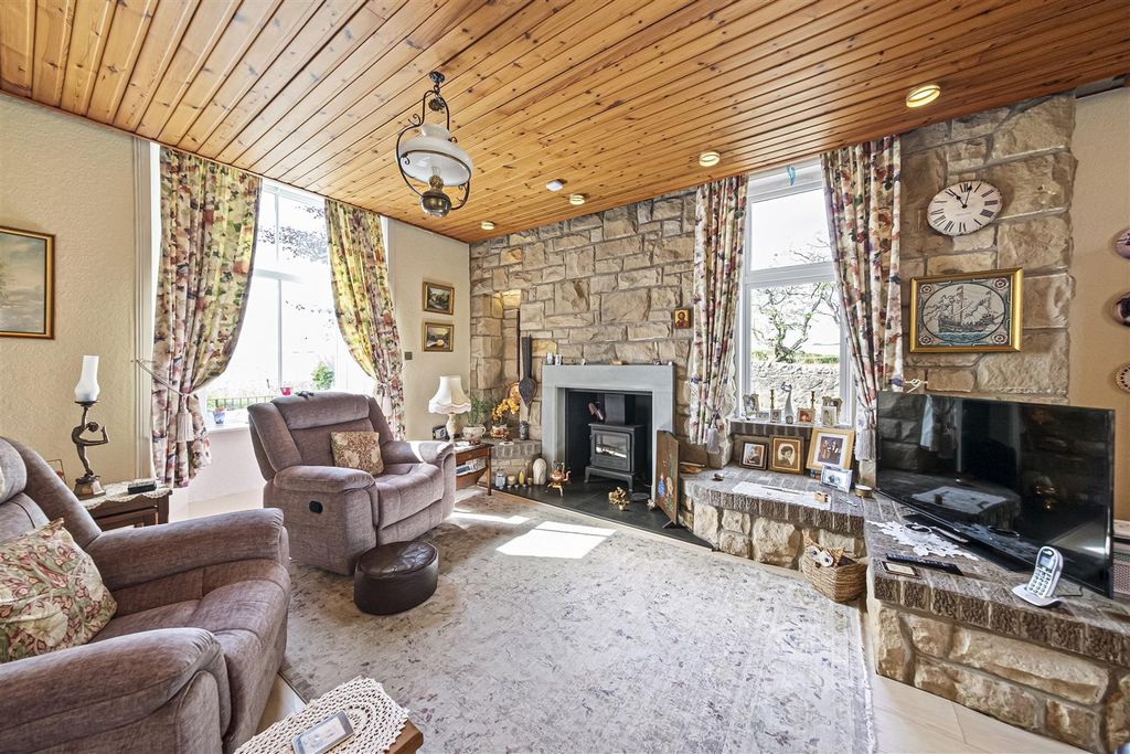 Property photo 2 of 43