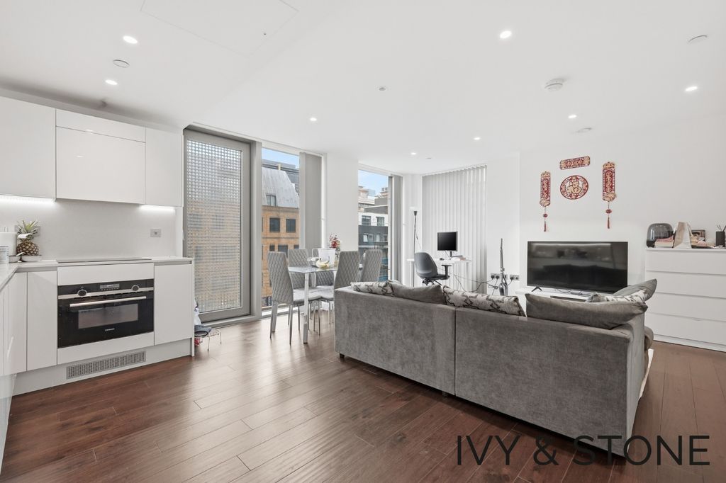 Property photo 2 of 21 5043861