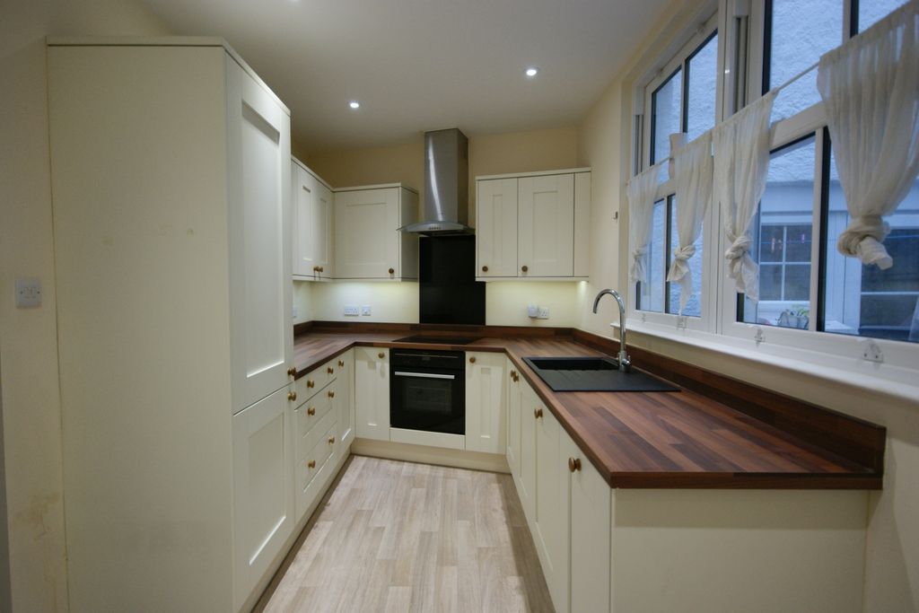 Property photo 1 of 4