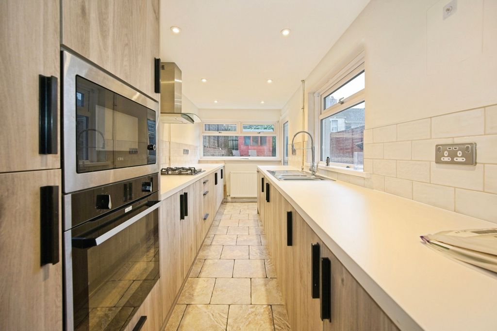 Property photo 2 of 17 Kitchen