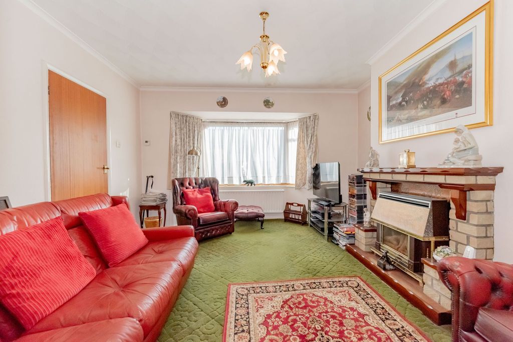 Property photo 2 of 9