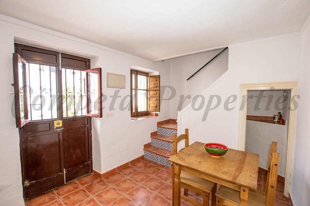 Property photo 2 of 11