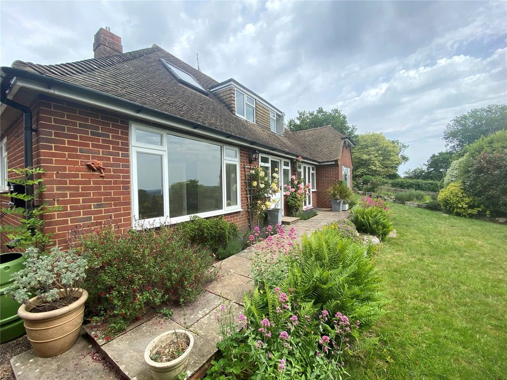 Property photo 2 of 22 Picture No. 27